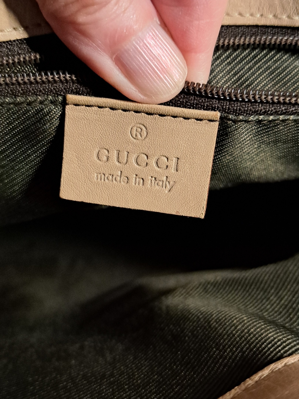 Gucci Beige Monogram Canvas Shoulder Bag with Gold Hardware - Picture 3 of 16